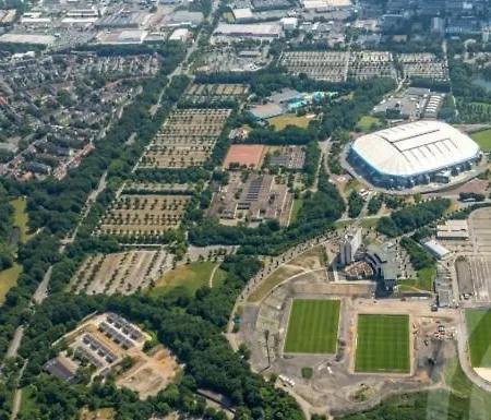 民宿 Ruhrroom Rr *